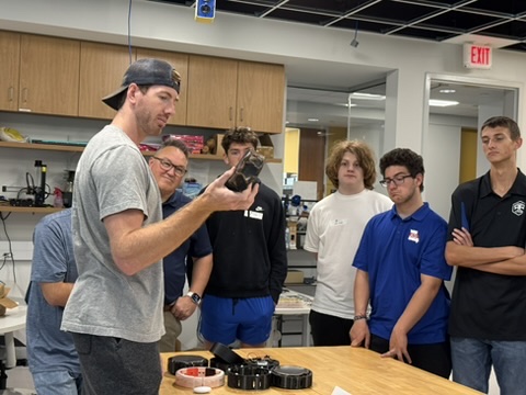 Volunteer (Mentor, Subject Matter Expert) 5 B72F5EFE 494B 46DB A3CC 395BF4AA811A 4 5005 c - Science Coach