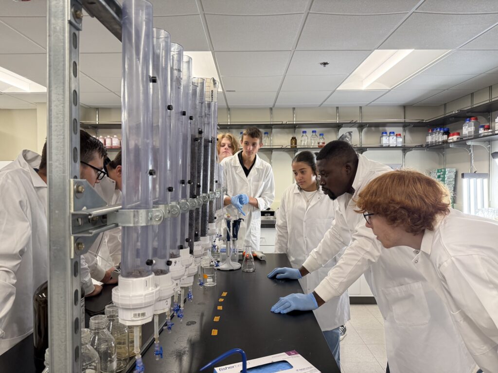 Science Coach in the Lab - Science Coach